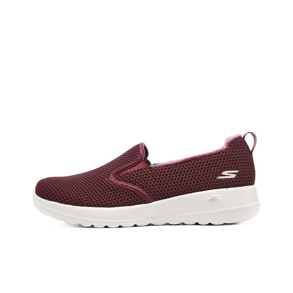 Skechers Women's GO WALK Low Top Casual Shoes Women's Burgundy