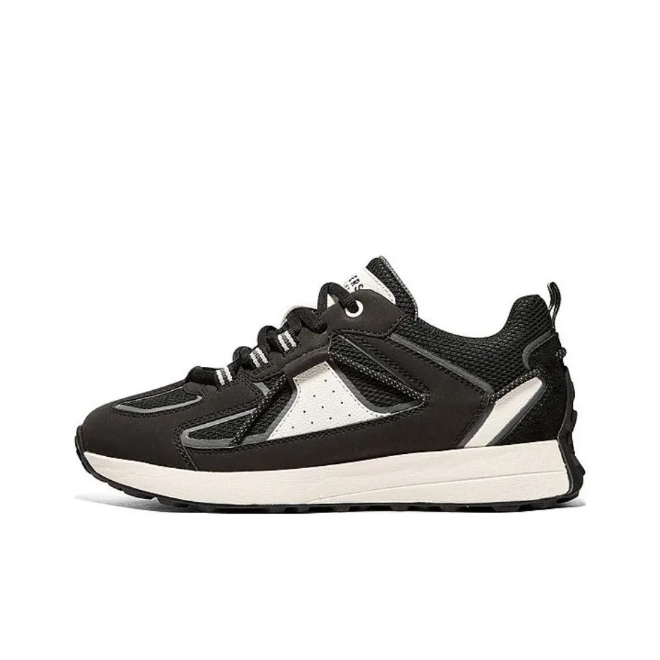 Skechers Street Series Croissant Shoes, Retro Sports Low Top Casual Shoes Women's Black White