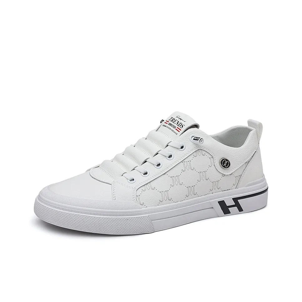Playboy Skateboard Shoes Men Low Top White/Beige