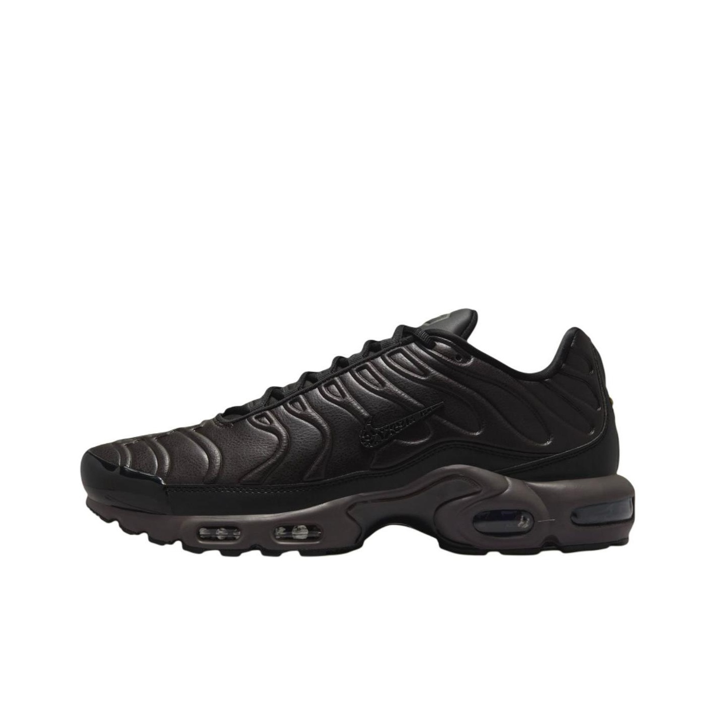 nike air max plus triple black womens