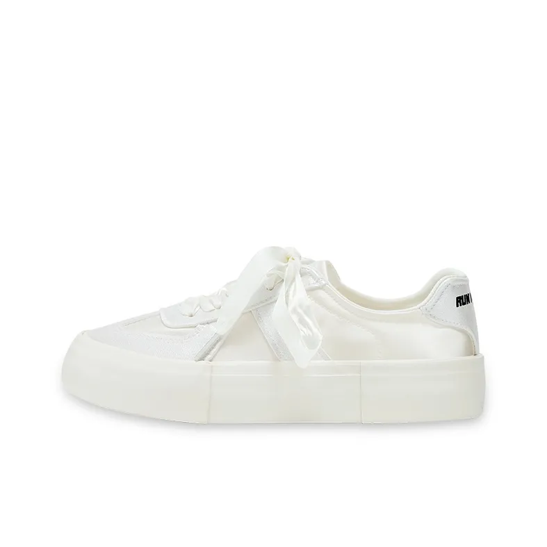 RUN MANNER Cushioning, Wear Resistant Low Top Skateboard Shoes Women's White