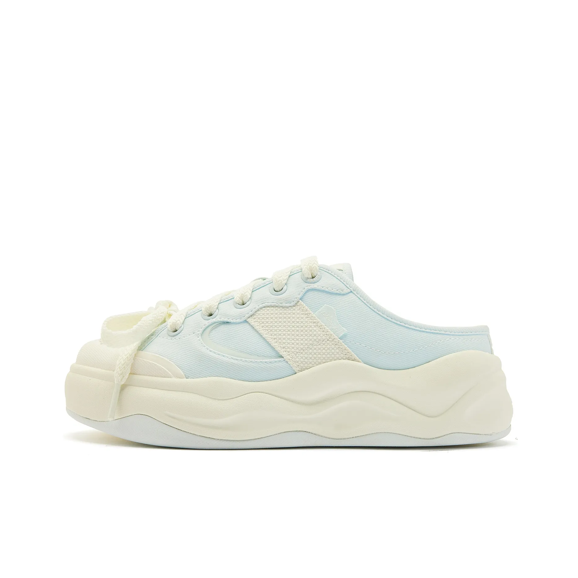 QIAODAN Coverage Slip Resistant, Abrasion Resistant, Lightweight Low Top Canvas Shoes Women's Blue