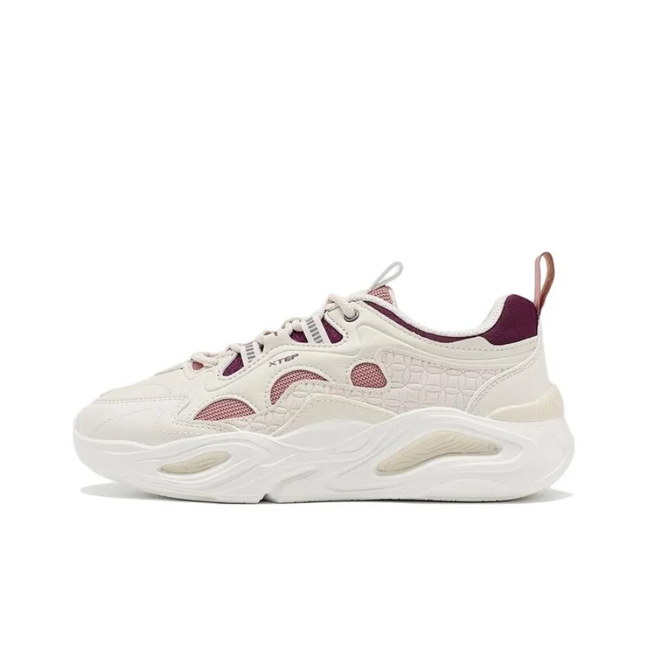 XTEP Durable Breathable Low-Top Sports Casual Shoes Women's White Purple
