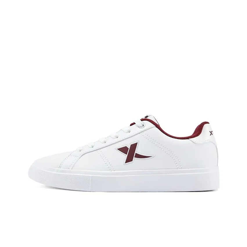 XTEP Wear resistant And Lightweight Low Top Skateboard Shoes Women's White Red