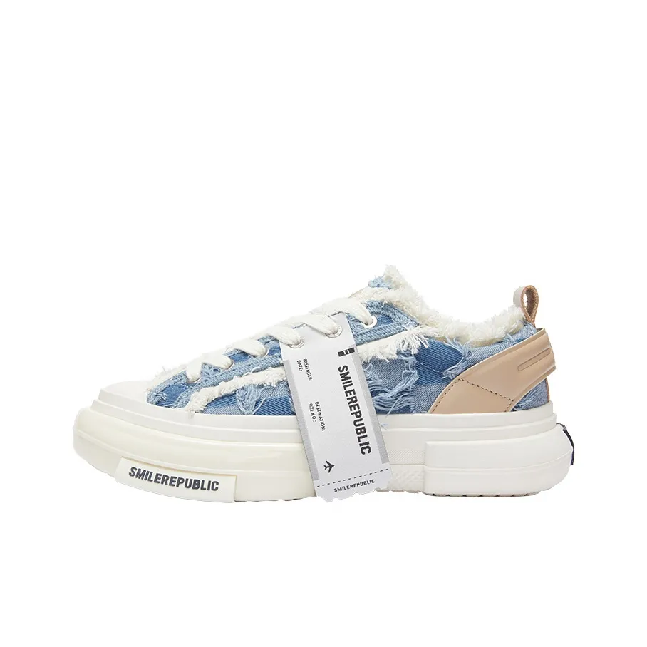 SMILEREPUBLIC INCEPTION LIGHT BLUELATTICE Height Increasing Low Top Canvas Shoes Unisex Light Blue