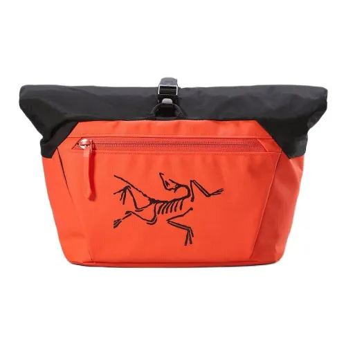 Arcteryx Клатчи Апельсин и Черный Унисекс