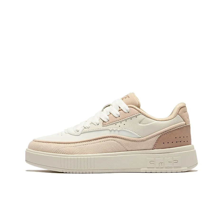 Erke Slip Resistant Breathable Low Top Skateboard Shoes Women's Apricot White