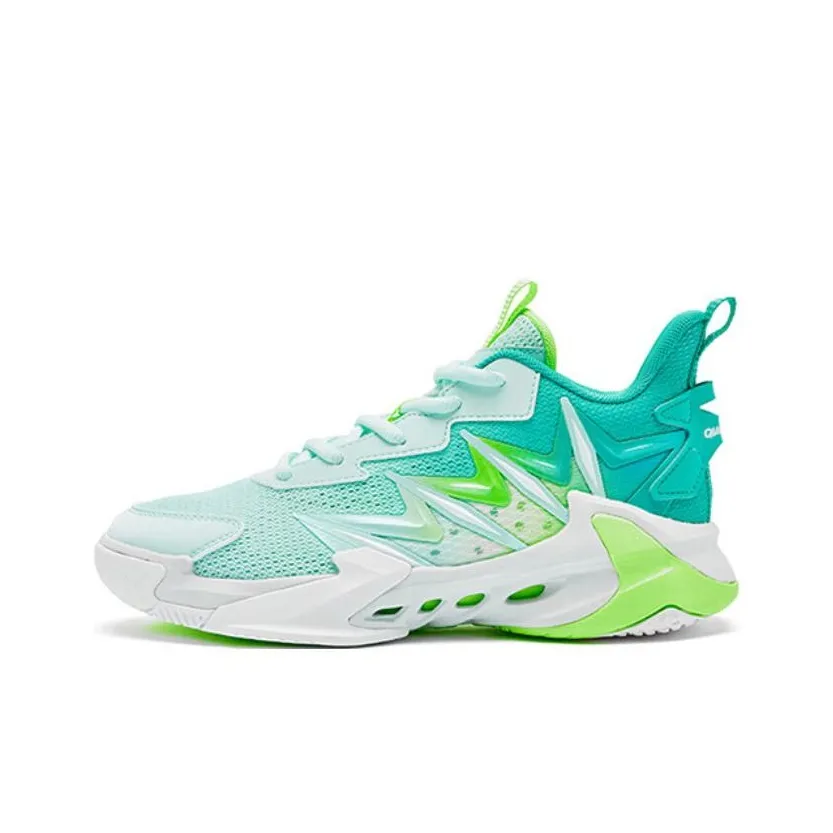 QIAODAN Противоскользящие амортизаторы низкие детские баскетбольные кроссовки зеленого и белого цвета