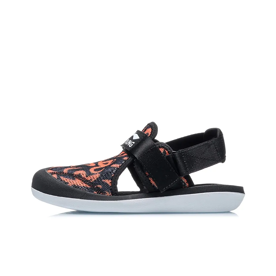 LINING YOUNG Противоскользящие детские сандалии черного и оранжевого цвета для подростков