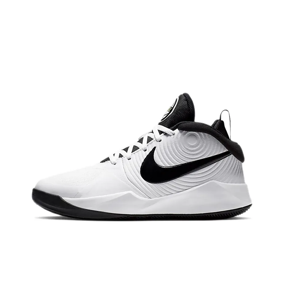 Nike Team Hustle D 9 Basketball Shoes GS