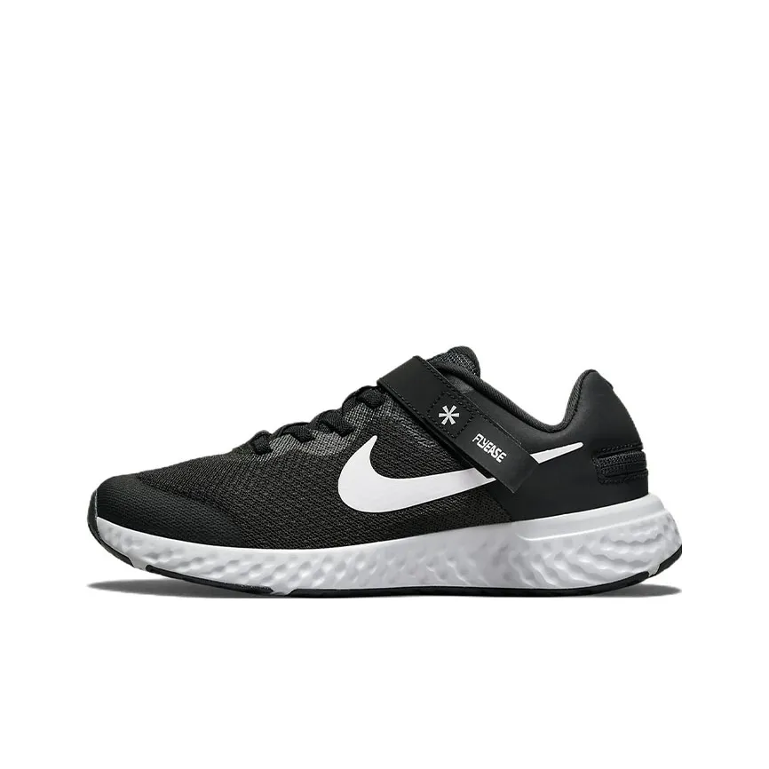 Nike Revolution 6 FlyEase 4E 'Black White' GS
