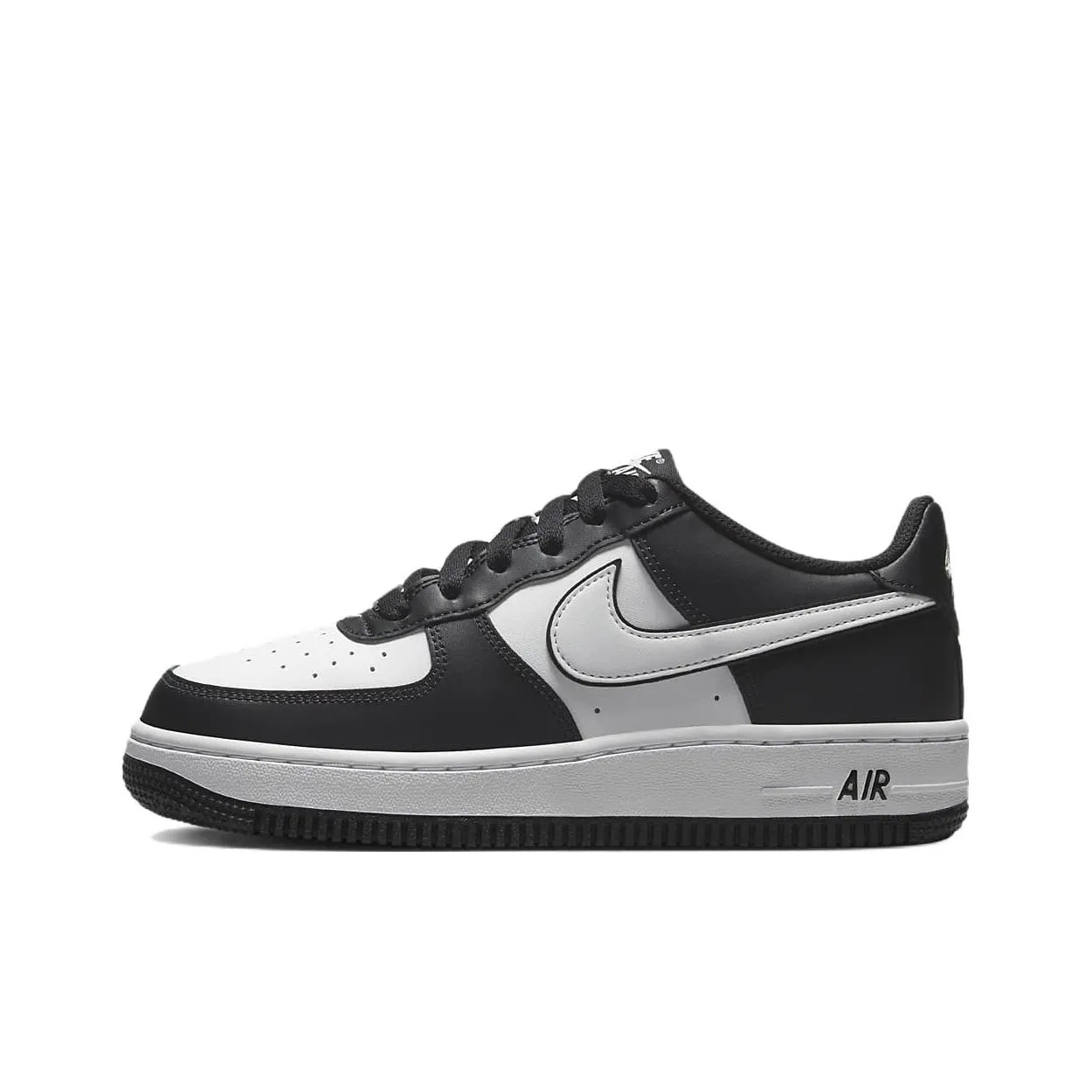 Nike Nike MD Valiant boys's Shoes Trainers in White