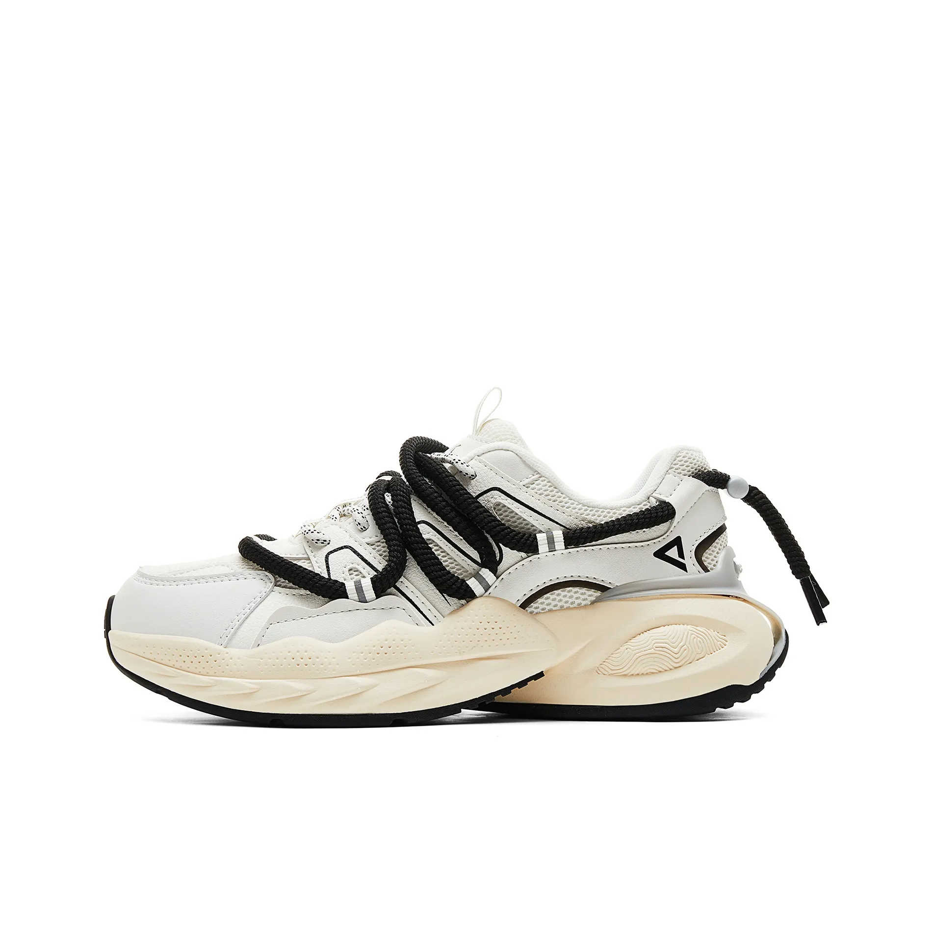 PEAK Casual Shoes Women's Low Top Ivory Black