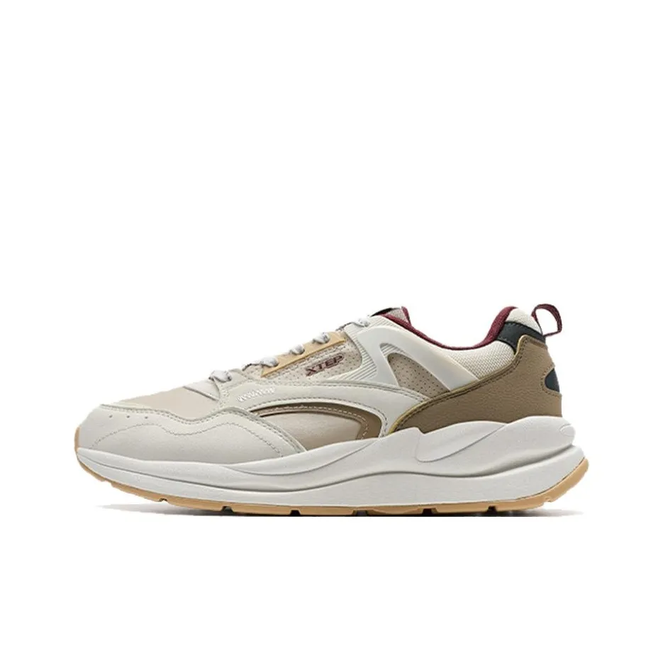 XTEP Vintage Series 80 Anti Slip Wear Resistant Low Top Casual Shoes Men's Beige Brown