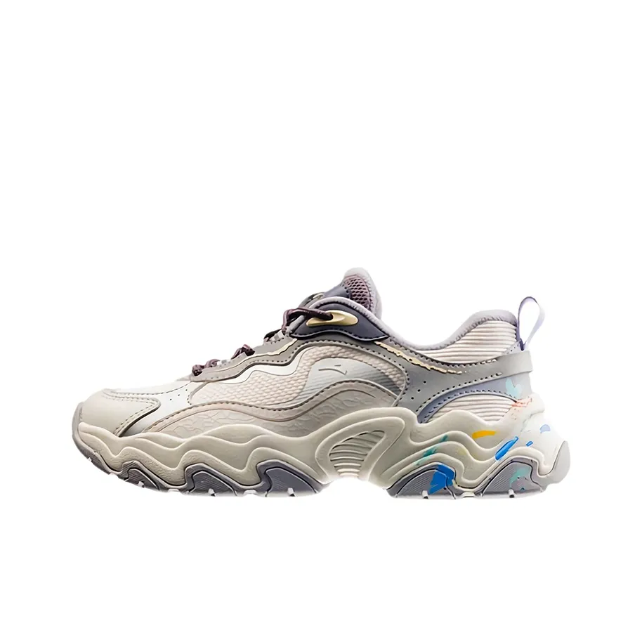 POP MART x ANTA Метеорит Slip-resistant Abrasion-resistant Low Top Footwear Women's White Silver Gray