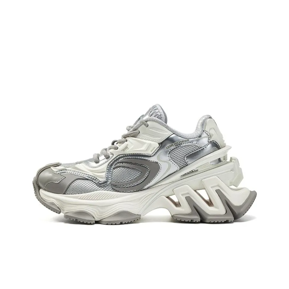 OGR Pioneer Collection Low-Top Chunky Sneakers Unisex Oat Silver