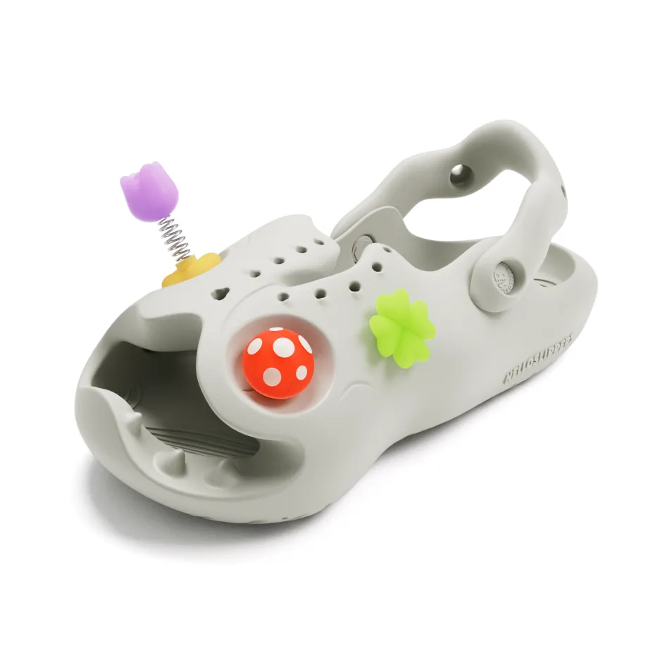 HelloSlippers Mr. Skully Lucky Garden Beach Sandals Unisex