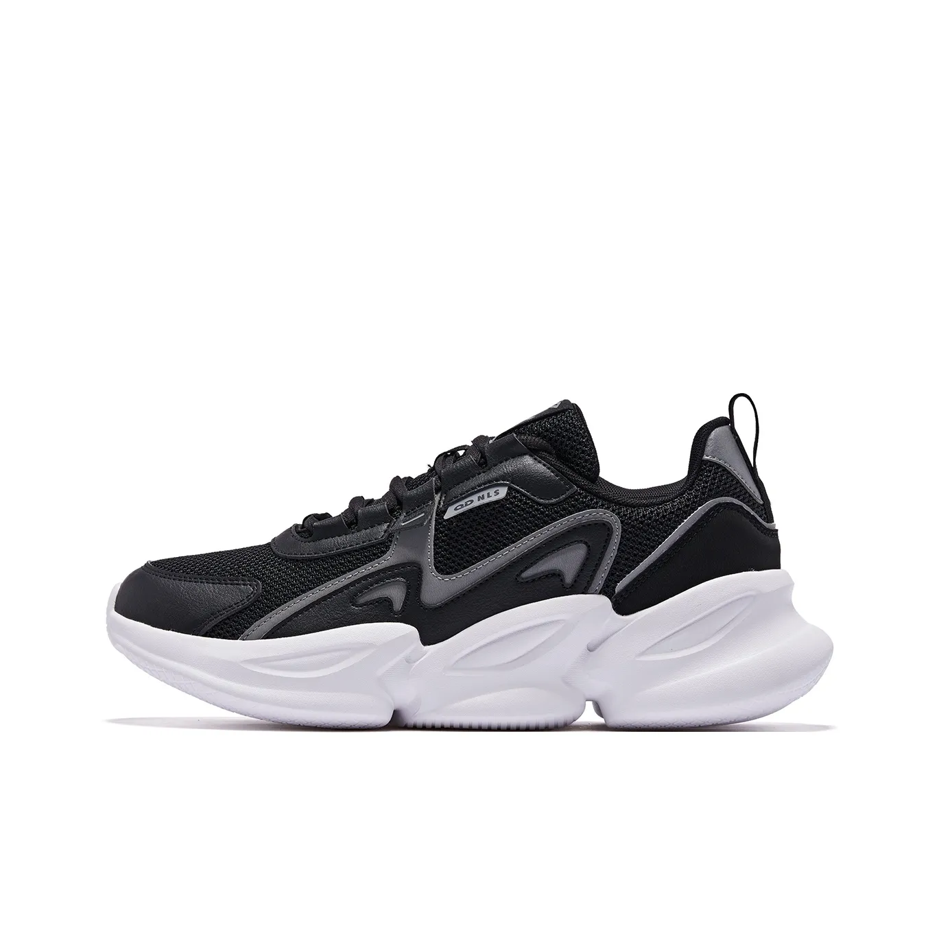 QIAODAN Anti Slip Wear Resistant Low Top Casual Shoes Men's Black White