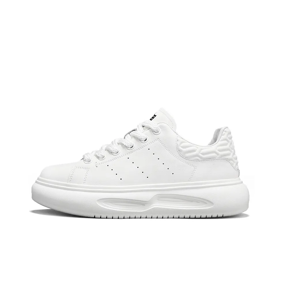 NFL Wide Loose Fit Pure White Sneakers Height Increasing Lightweight Low Top Skateboard Shoes Unisex