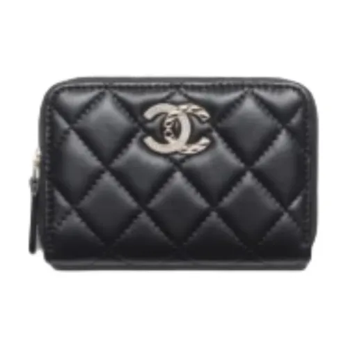 CHANEL Женские кошельки