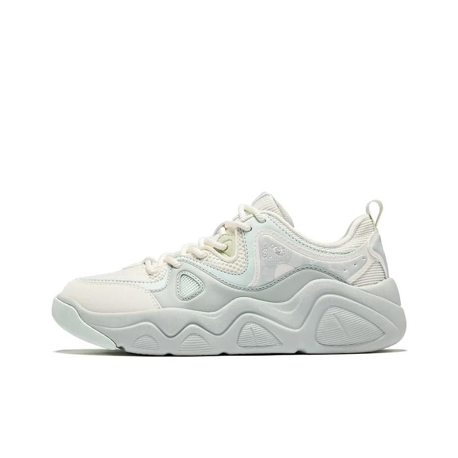 Erke Battery Panda Series Anti Slip Wear Resistant Low Top Skateboard Shoes Women's Microcrystal White Light Gray Green