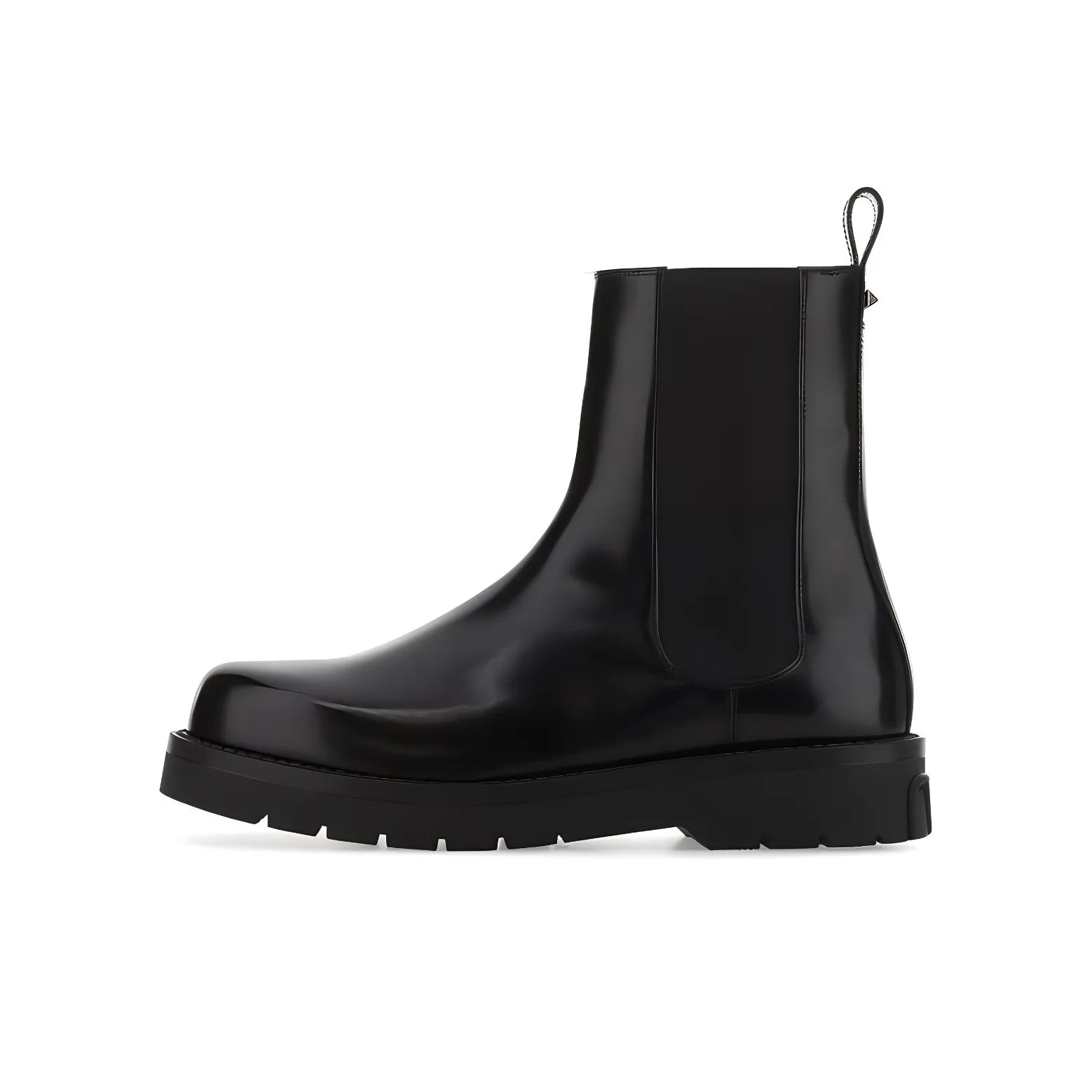 Valentino Garavani Rockstud Round Toe Chelsea Boots