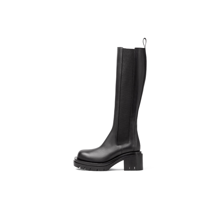 Discover the Best Bottega Veneta Square Toe Boots for 2024