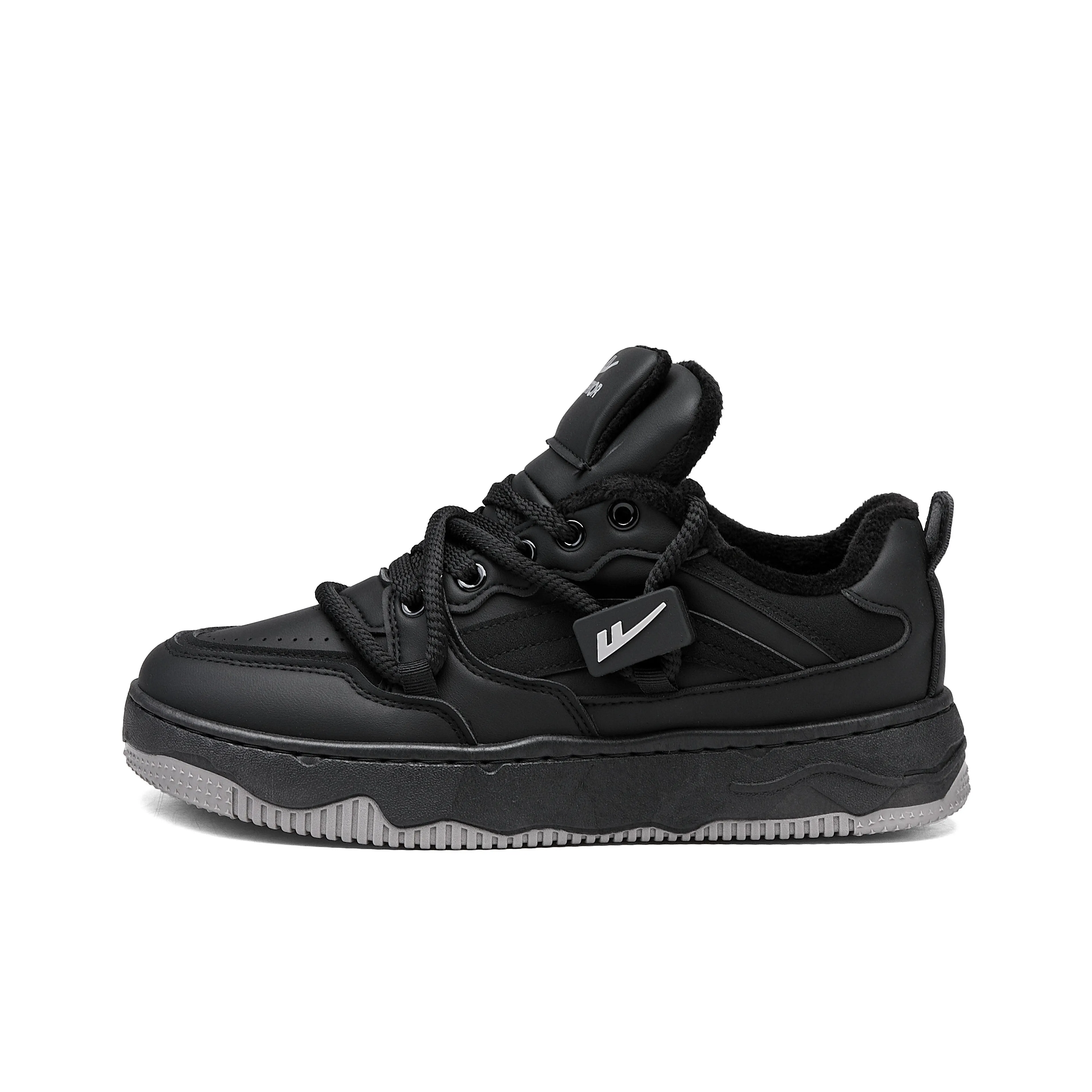 Warrior Warm Coverage Low Top Skateboard Shoes Unisex Black