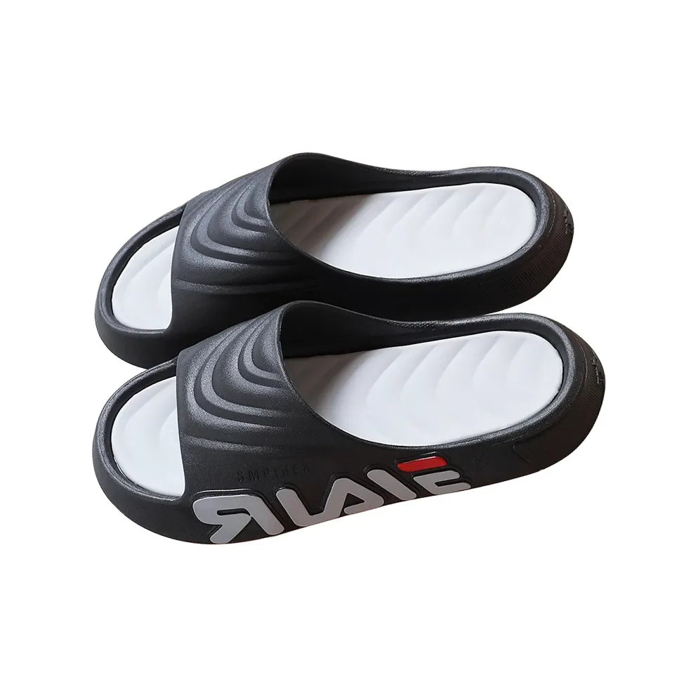 creased-effect leather sandals Schwarz