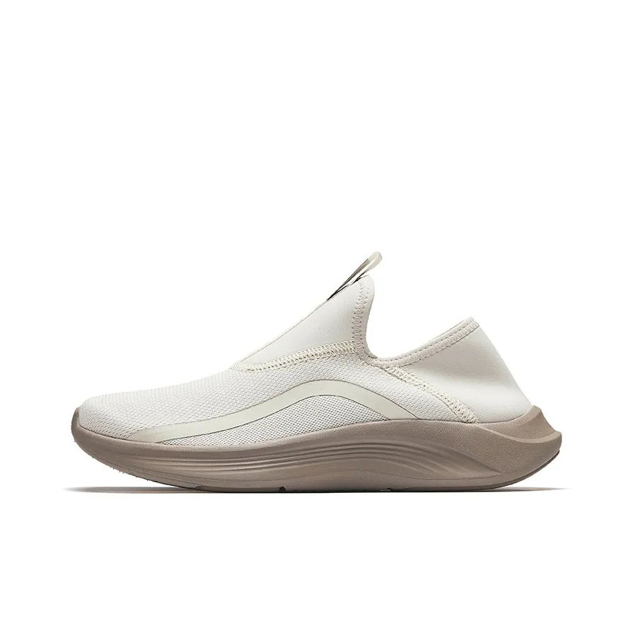 CHAOJIANTA Non-slip Lightweight Low-Top Slip-on Training Shoes Men's Beige Brown