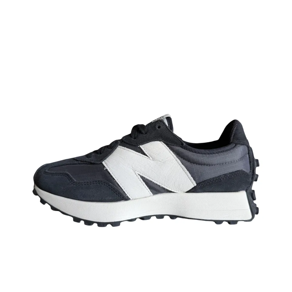 New Balance NB 327 Wear resistant And Lightweight Low Top Casual Running Shoes Unisex Black White Loose Fit
