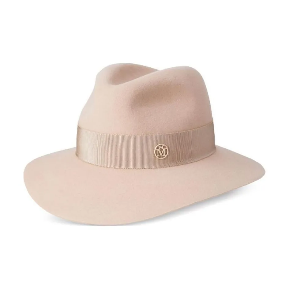 white straw Virginie hat