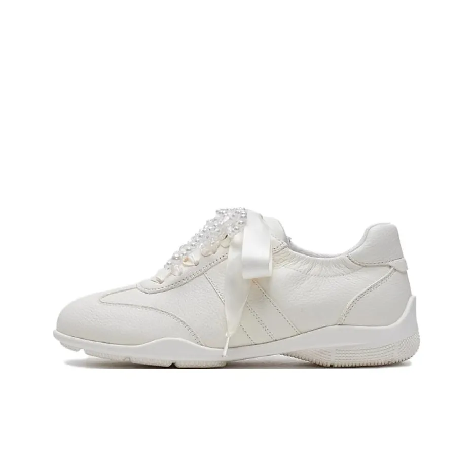 Staccato Butterfly Island Collection Pearl Butterfly Low Top Casual Women's