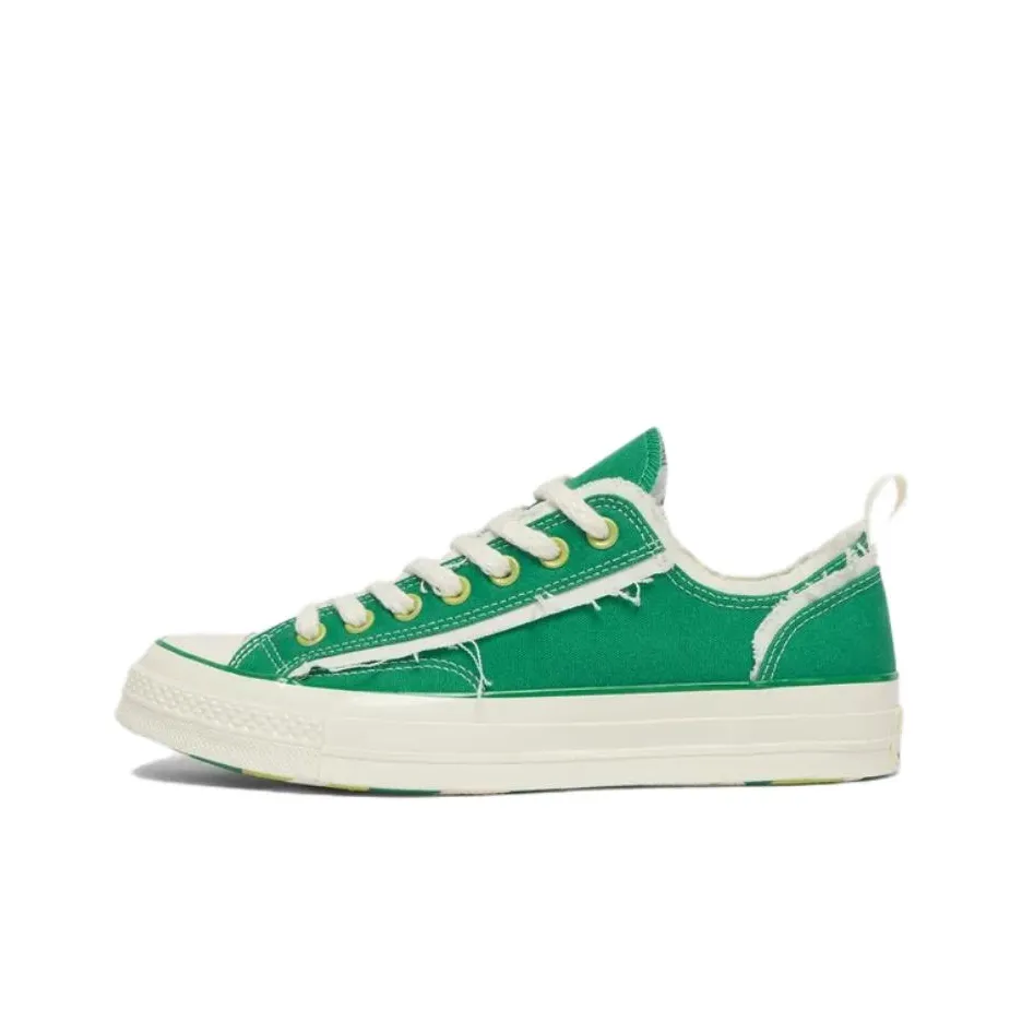 maintain your effortless style in the Converse® Kids Retro Sport Tee