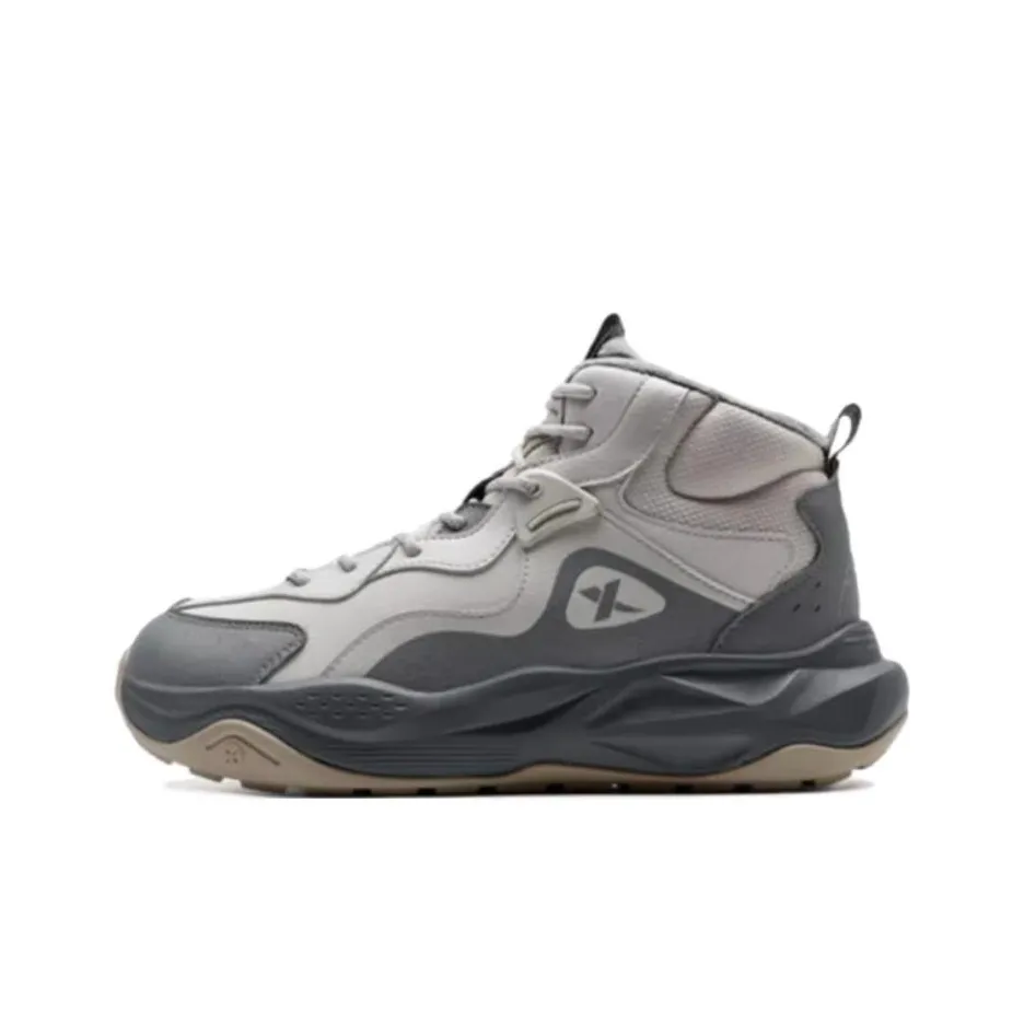 XTEP Red Cliff 2.0 SE Slip Resistant Thermal High Top Outdoor Shoes Men's Beige Gray