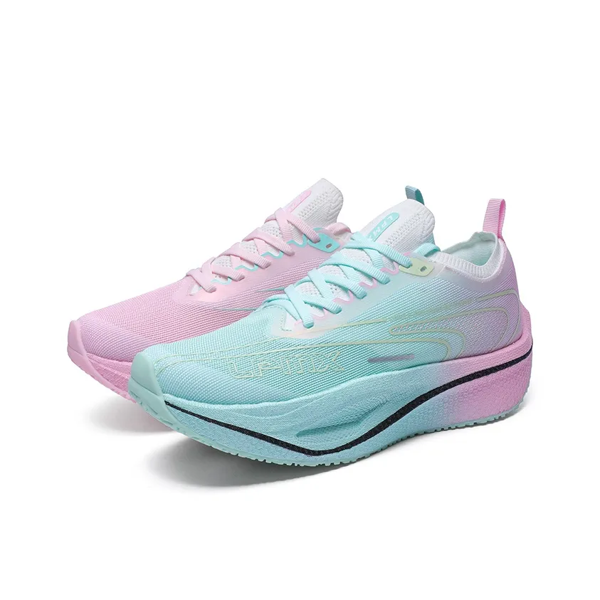 Chaussures tout en cuir sur semelle dinspiration running en caoutchouc allégé
