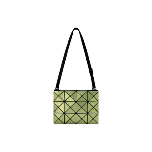 ISSEY MIYAKE Сумки через плечо Женские