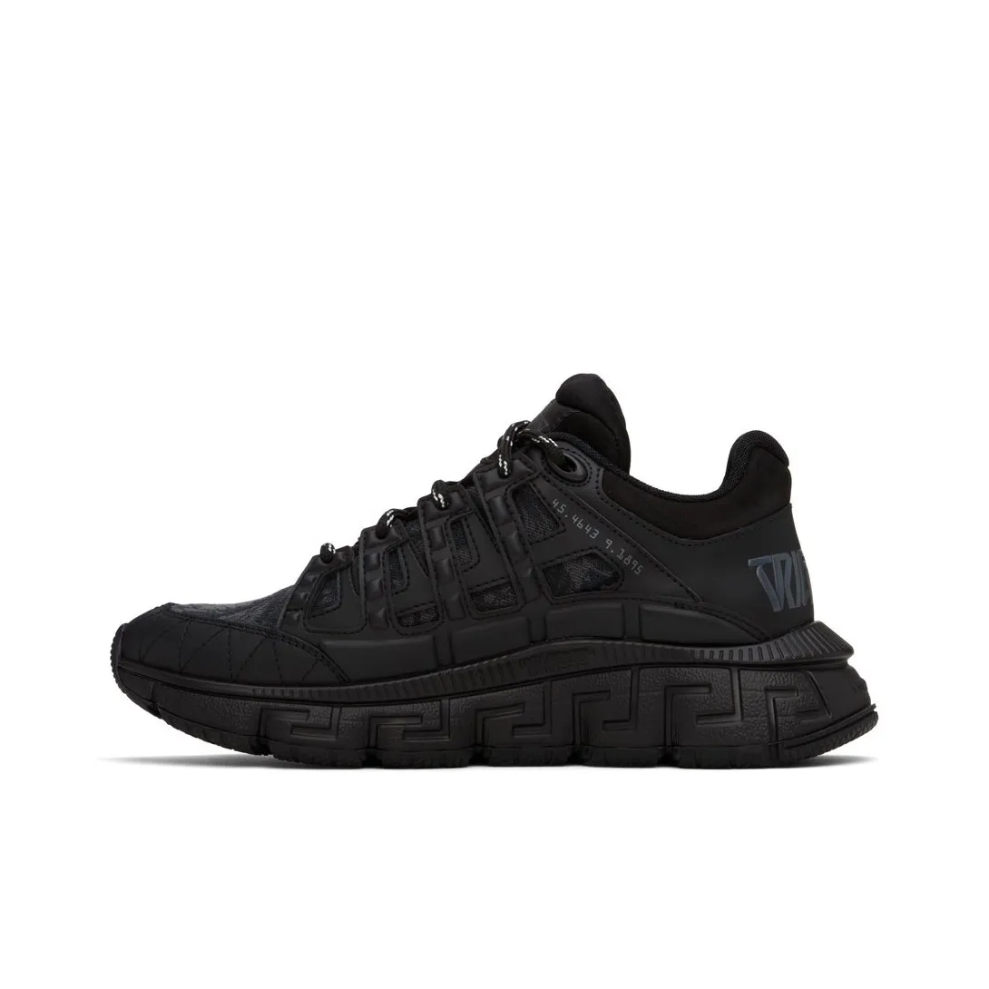 A seven-eyelet lace to toe International sneaker with baffle quilt sid