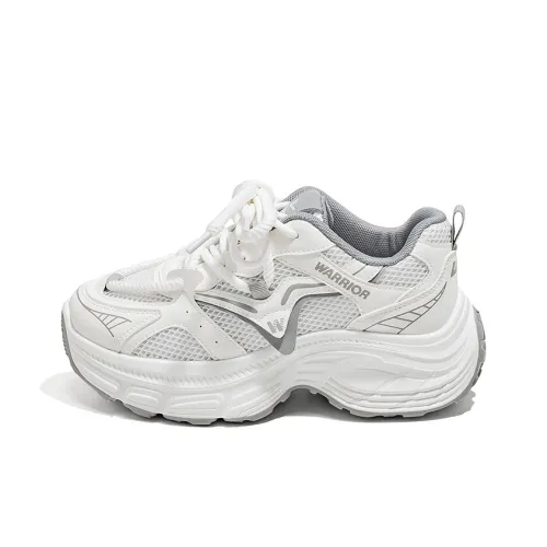Warrior Толстоподошвенные кроссовки Low Top Белый / Серый Женские