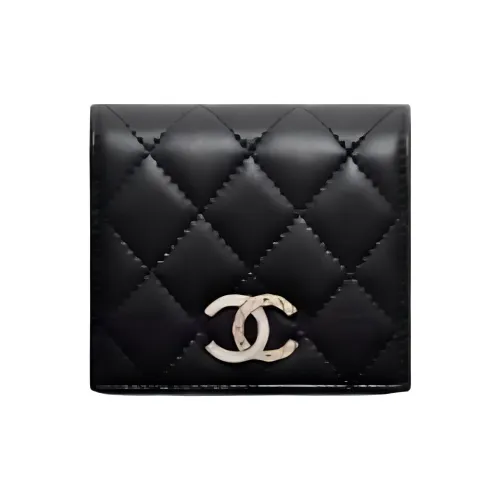 CHANEL Женские кошельки