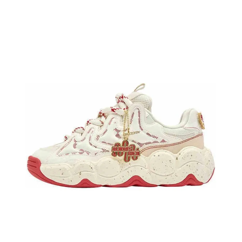 QIAODAN Get Rich Every Day Амортизация Покрытие Легкий Низкий Топ Толстая подошва Кроссовки Женские Бежевый Красный