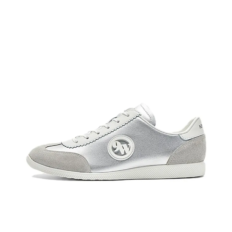 NINE WEST Low Top Casual shoes Capris Women's