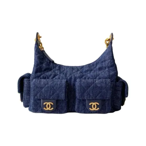 CHANEL Сумки через плечо Женские