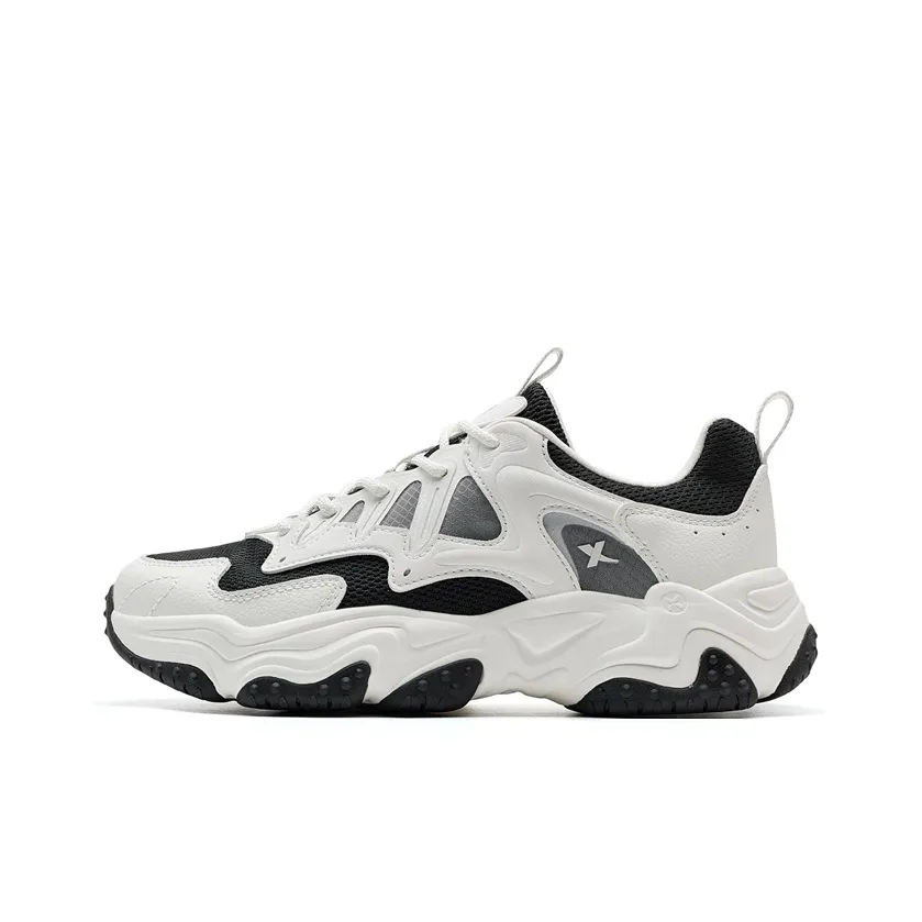 XTEP Nomadic Cushioned Wear Resistant Lightweight Low Top Casual Shoes Women's Sail White Black