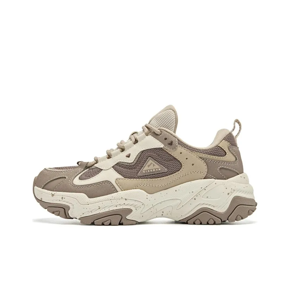 QIAODAN Беговые кроссовки Низкий верх Бежевый Коричневый Женские