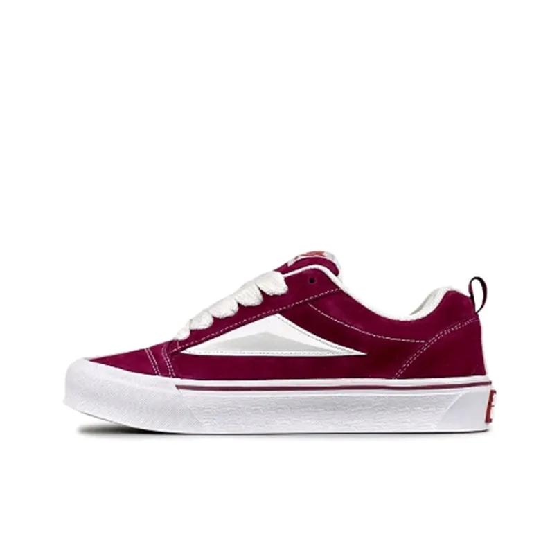 ZUTU Skateboard Shoes Women's Low Top Burgundy