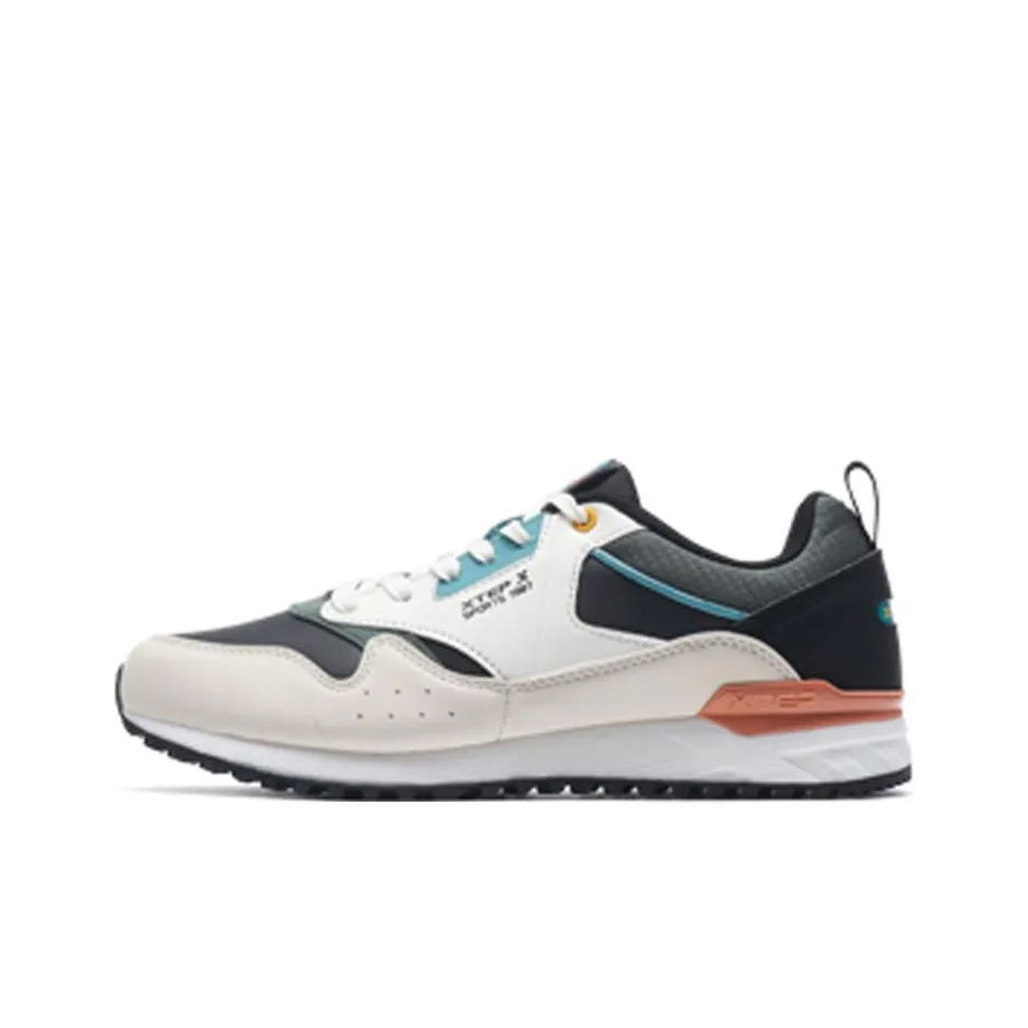 XTEP Casual Shoes Men's Low Top Black/Beige/White