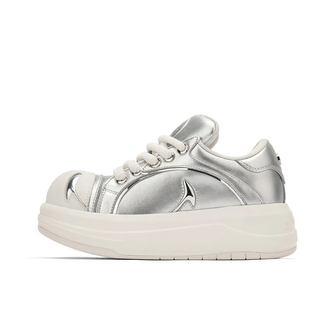 SMILEY White Whale Series Low Top Platform Skateboard Shoes Women's Silver