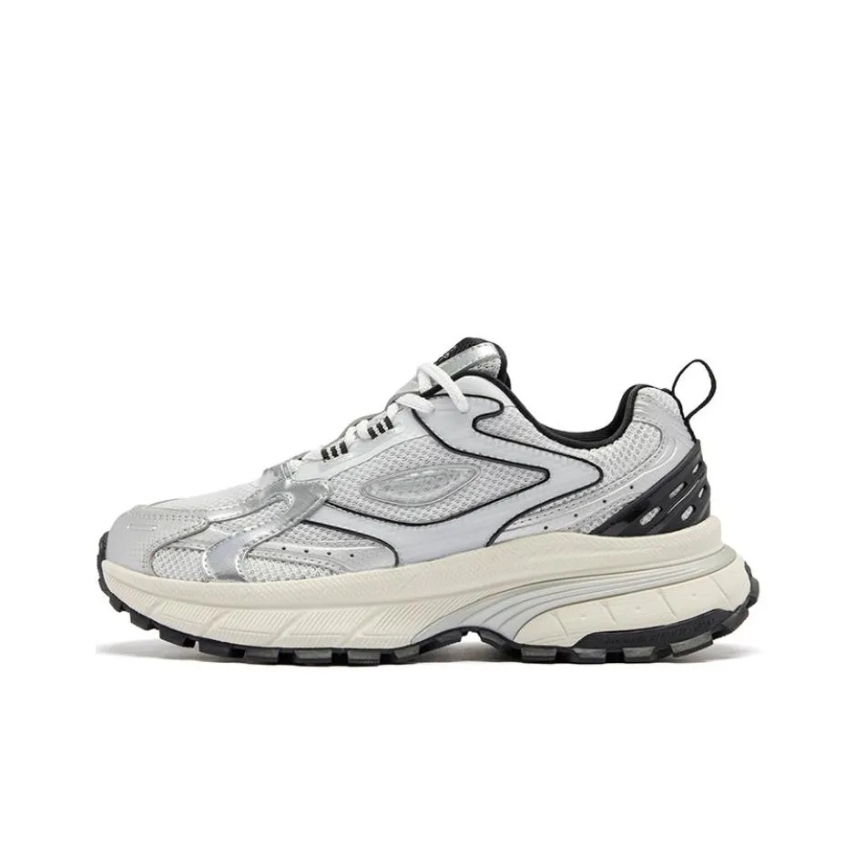 QIAODAN Противоскользящий Устойчивый к износу Отводящий влагу Низкий Топ Толстая подошва Кроссовки Женские Серый Серебряный