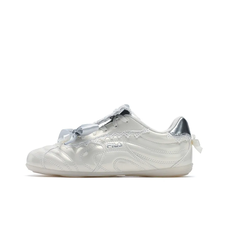 FILA LIPPER Casual Shoes Women's Low Top Milk White